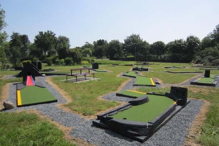 Miniature golf