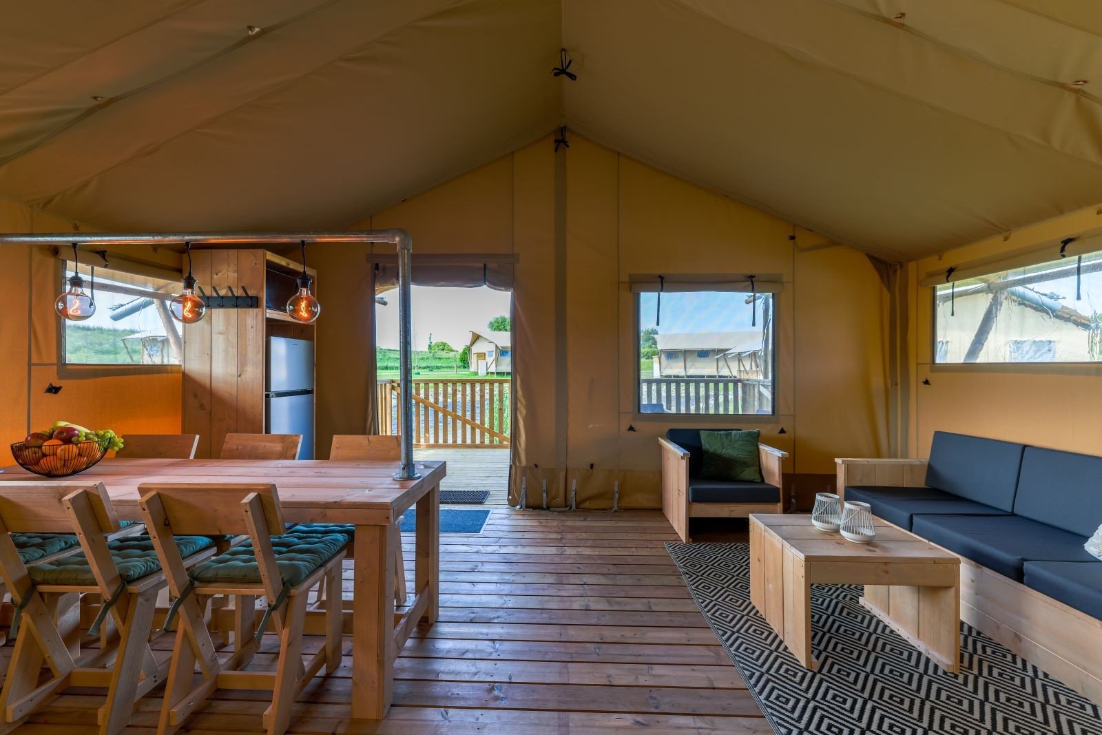 Safarilodge gazelle eetkamer woonkamer